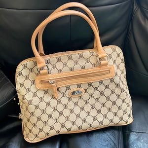 Aurielle purse like new